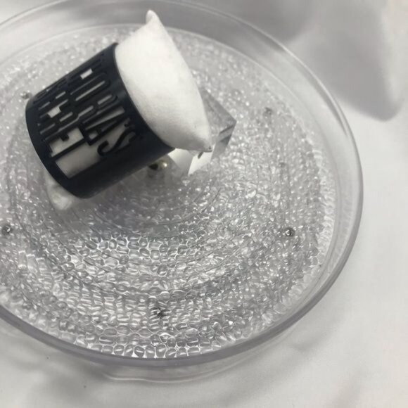 Victoria’s Secret laser cut cuff bracelet black - Picture 5 of 8